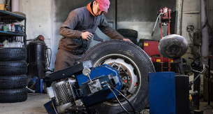 Opsnijden, Regrooven, Herprofileren van een Truckband - Aeolus Tyres